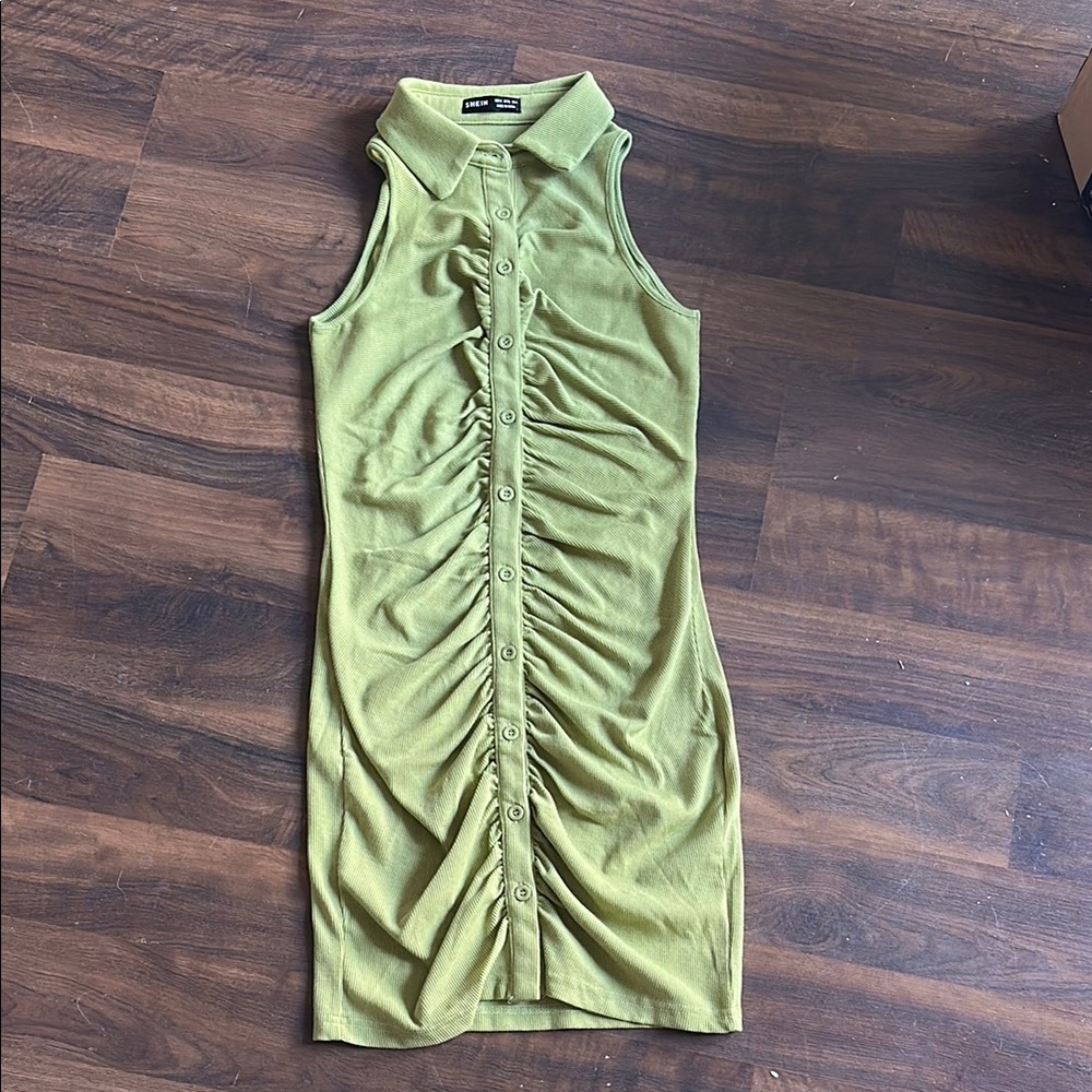 Lime green button down sleeveless collar dress